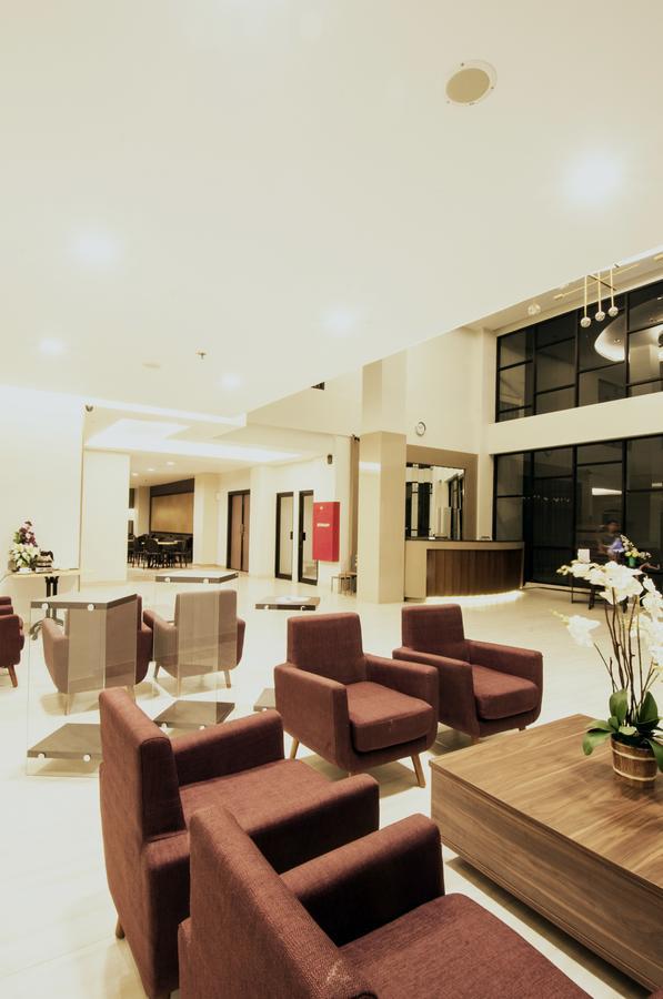 Genio Hotel Manado Esterno foto