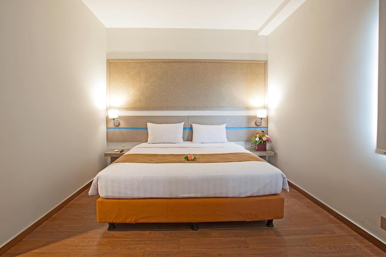Genio Hotel Manado Esterno foto